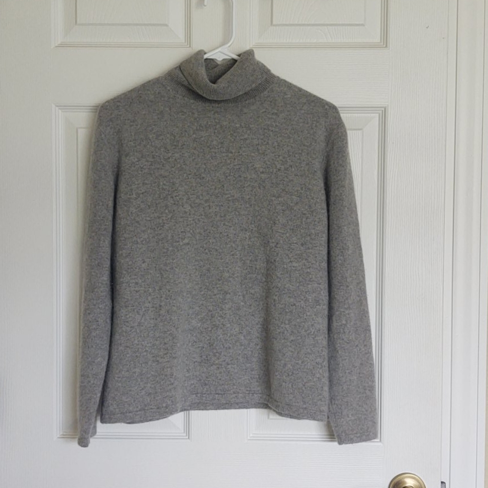 100% CASHMERE Charter Club Turtleneck Sweater